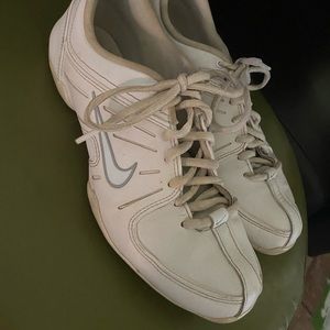 Nike cheer shoes